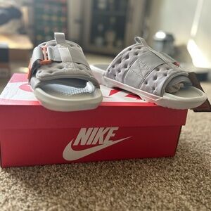 New 🔥 Nike Gray Slide Sandals with Orange Accents